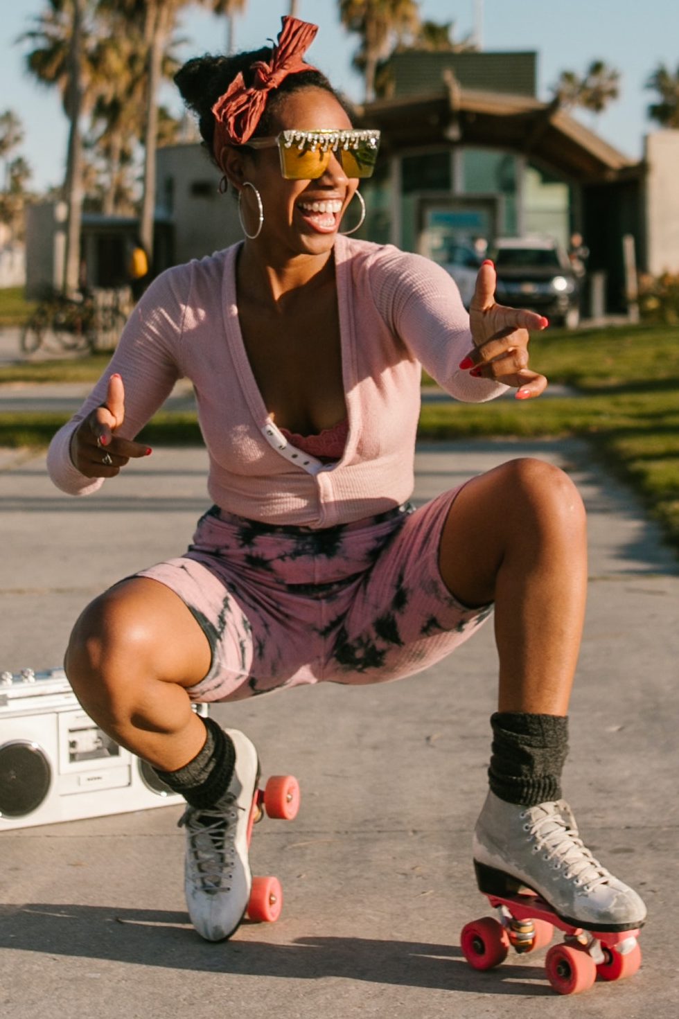 girl on rollerskates: things to do on your lunchbreak